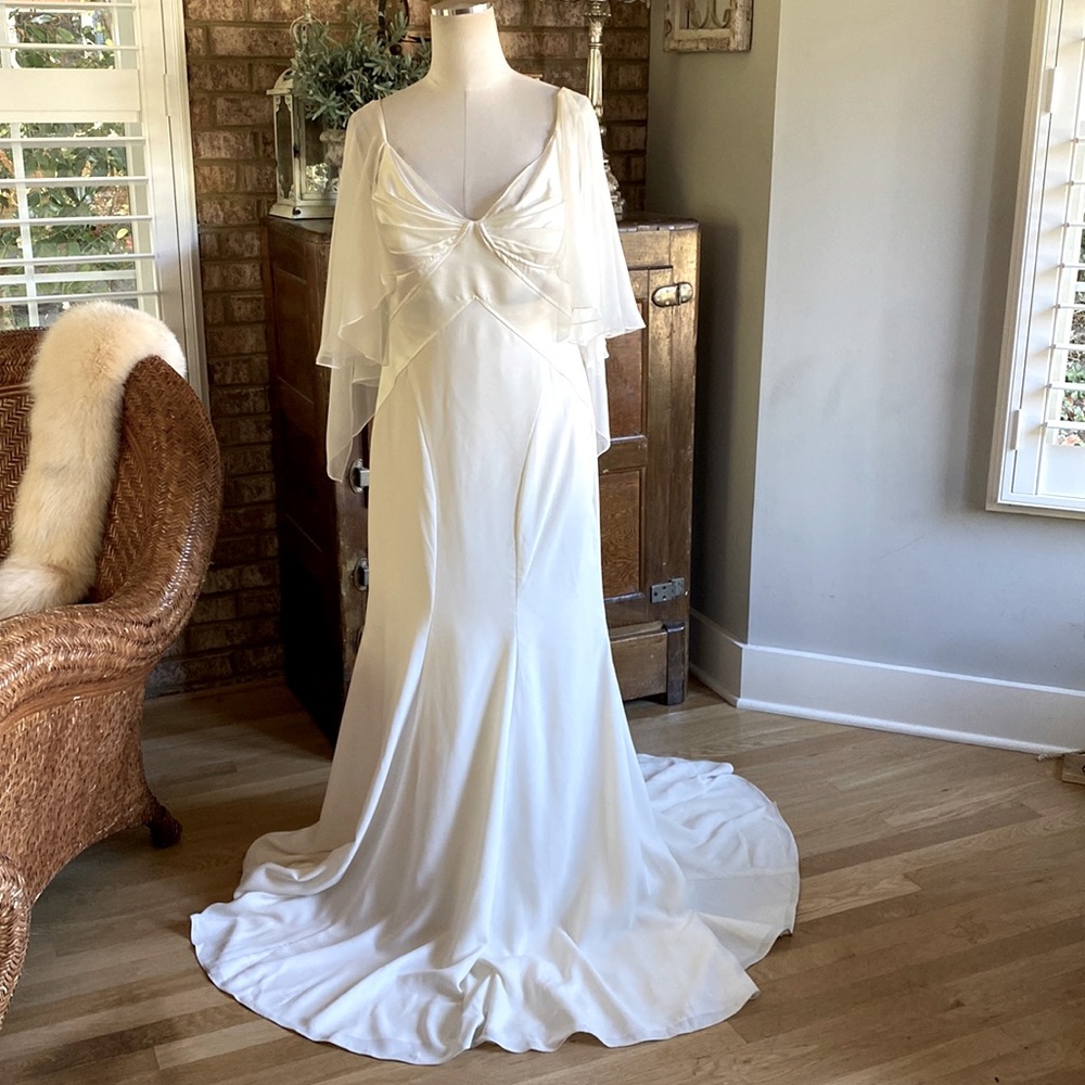 TRULY ZAP POSEN IVORY WEDDING DRESS BUTTON L INED BACK MESH 10 NEW FLAW